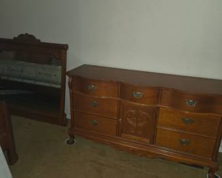 Dresser 