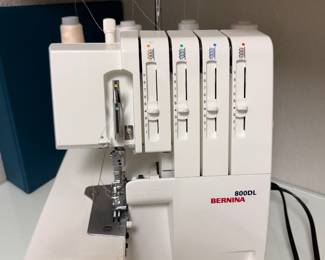 Bernina 800L 4 Thread Overlocker Serger