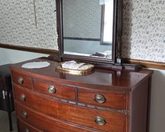Chest with mirror