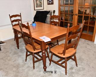 072Dining Room