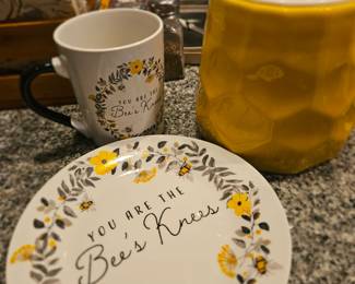 Bee's Knees Plate and Cup