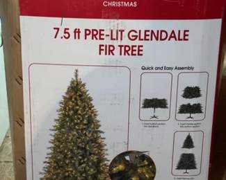 7.5' Pre-lit Glendale Christmas tree