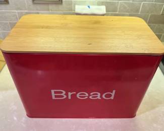 Metal bread box