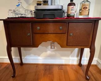 Queen Anne-style server