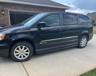 BraunAbility handicap Chrysler Town and Country van
