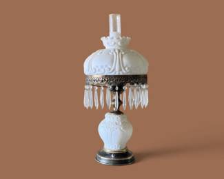 253 VintageWhiteMilkGlassTableLampCrystalPrismsHurricaneShade