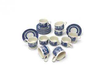 175 ChurchillEnglandBlueWillowCupsSaucersSet