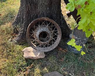 1933-4 Ford wheel