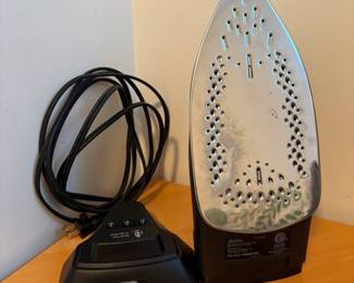 O137 - $30. Sunbeam Versa Glide Cordless Iron.
