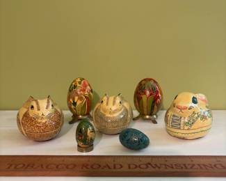 O63 - $25. Lot of hand painted paper mache bunny trinket boxes and eggs. Unsigned.