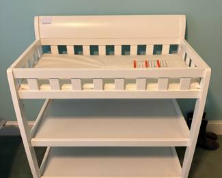 O20 - $20. Changing Table. Measures 35” W x 19.25” D x 36.5” Tall.