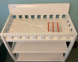 O20 - $20. Changing Table. Measures 35” W x 19.25” D x 36.5” Tall.