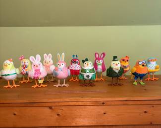 O67 - $25. Lot of Target Wondershop Featherly Friends. Spring Birds.