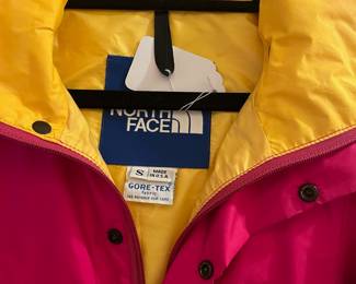 O126 - $40. 1990’s North Face Gortex Color Block Jacket with Removable Hood. Men’s Small.