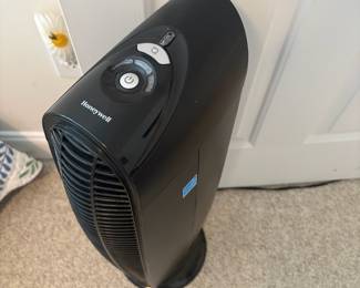 O64 - $50. Honeywell Quietclean Air Purifier.