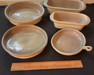 O108 - $60. Bennington Potters Bake Wear Set. 11.75" Loaf Pan, 9.5" Loaf Pan, 10.25 Pie Dish, 9" Pie Dish, 7.75" Bistro Dish.