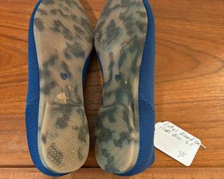 O83 - $30. Rothy’s Almond Toe Flats. Blue. Size 9.5.