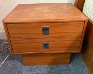 O40 - $150. Pair of Side Tables with Teak Veneer. Each Measures 19” W x 16” D x 17” Tall. Both have water rings / signs of use on the top. Sturdy and drawers all work.