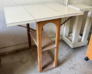 Collapsible work table