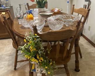 Very nice oak style table and 4 very sturdy chairs