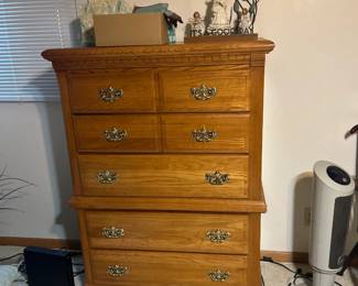 Nice chest of drawers!