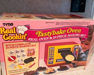 Vintage toy oven