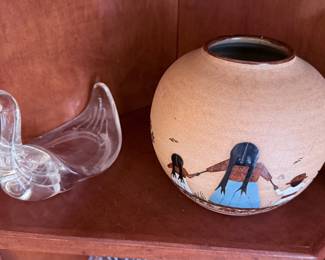 Southwestern Pottery Vase & Glass Swan Figurine – Decorative Southwestern-style pottery vase featuring hand-painted Native-inspired artwork, paired with an elegant clear glass swan figurine. Great accent pieces for display, collectors, or eclectic home décor. Sold separately unless noted.