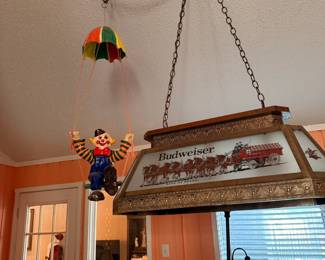 Vintage Budweiser Clydesdales Hanging Light – Vintage hanging swag lamp featuring the iconic Budweiser Clydesdales and beer wagon on illuminated side panels with decorative faux-antique trim and chain suspension. A fantastic statement piece for a game room, home bar, man cave, or Budweiser memorabilia collection. Untested; sold as found.