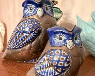 Pair of Hand-Painted Decorative Owl Figurines – Beautiful pair of hand-painted ceramic owl figurines featuring intricate blue and brown folk art-inspired designs. Eye-catching decorative accents perfect for owl collectors, Southwestern décor, or adding charm to a bookshelf or display cabinet. Sold as a pair unless noted.
