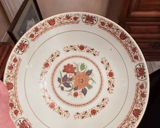 Vintage Floral Dinnerware Set – Elegant vintage dinnerware featuring a classic brown and rust floral pattern with coordinating decorative borders. Includes multiple dinner plates and matching bowls. A beautiful set for everyday use, display, or adding a touch of vintage charm to your table. Sold as a set unless noted.