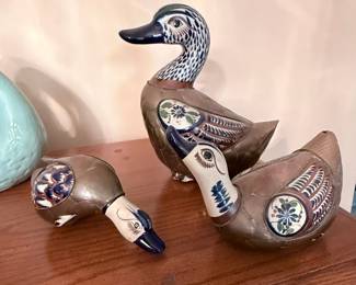 Set of Hand-Painted Decorative Duck Figurines – Charming collection of hand-painted duck figurines featuring blue floral folk art designs. Includes three ducks in assorted poses, making them a lovely addition to cottage, farmhouse, or nature-inspired décor. Sold individually unless noted.