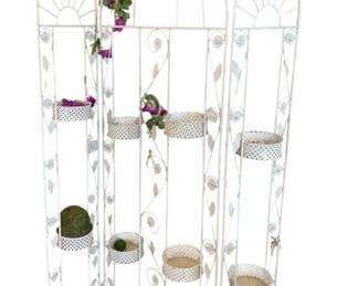 261 - Metal Tri-Fold Decorative Potting Screen (Description): 52 x 71 x 6.5