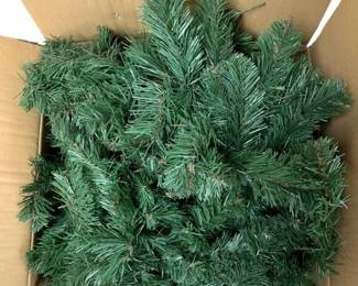 988 - Box Artificial Greenery / Garland