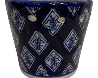 793 - Blue & White Planter - 5 x 5.5