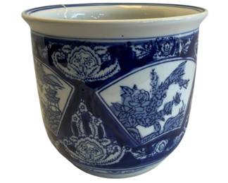372 - Blue & White Planter - 6.5 x 7.5