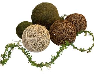 152 - Assorted Decorative Items