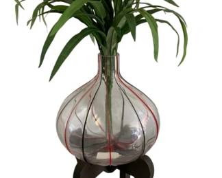 424 - Glass Vase on Stand w/ artificial Tulips (Description): 29 x 14 x 14
