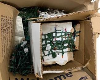 977 - Assorted Holiday Lights (Description): Used as is electric/electronic/mechanical item. No guarantee all components, untested.