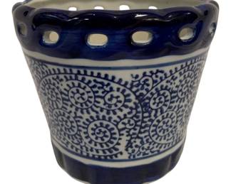 794 - Blue & White Planter - 5 x 5.5