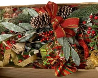 991 - Assorted Holiday Decor