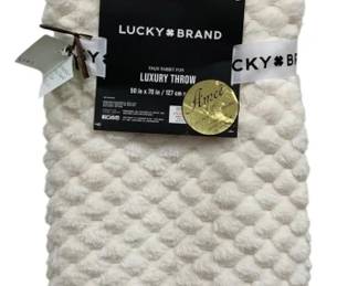 1356 - Lucky Brand Luxury Throw - 50 x 70
