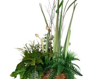 473 - Artificial Arrangement in Basket (Description): 45 x 26 x 22