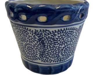 336 - Blue & White Planter - 5 x 5.5