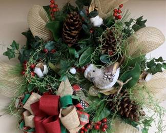 900 - Handcrafted Winter Wreath w/ Snowbird (Description): 24 x 24