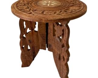 87 - Small Vtg Carved Wooden Folding Accent Stand 6 x 6