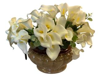168 - Lily Floral Arrangement in Glass Vase - 13 x 17