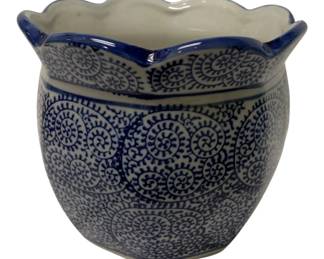 215 - Blue & White Planter - 7 x 7.5