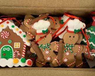 1053 - Assorted Christmas Ornaments - 4 x 3