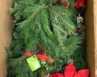 994 - Assorted Holiday Decor