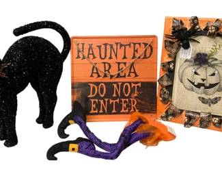 721 - Assorted Halloween Decor